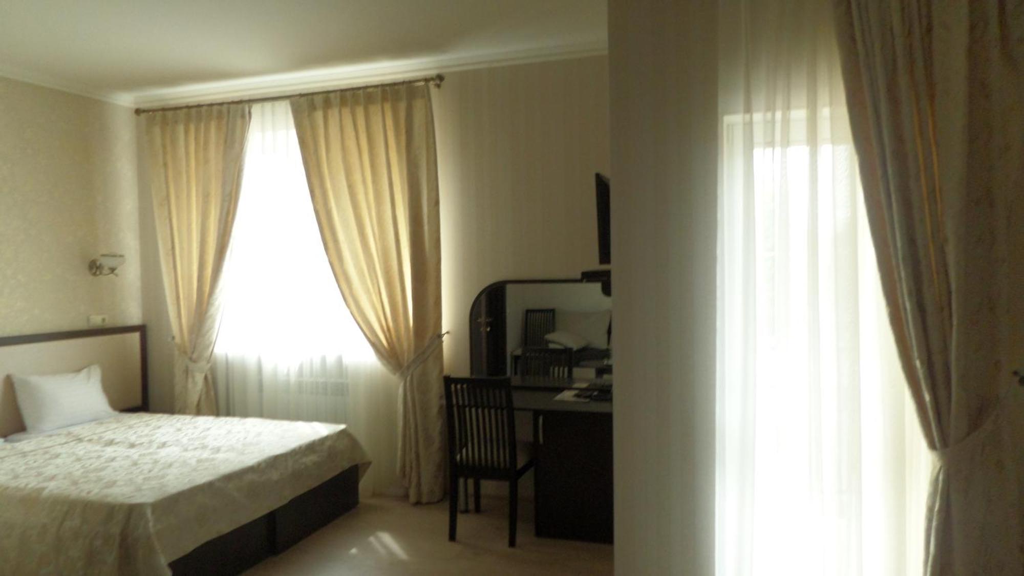 Royal Hotel Harkiv Oda fotoğraf