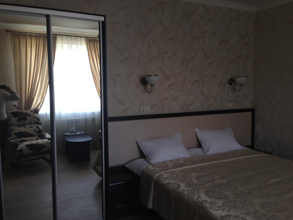 Royal Hotel Harkiv Oda fotoğraf